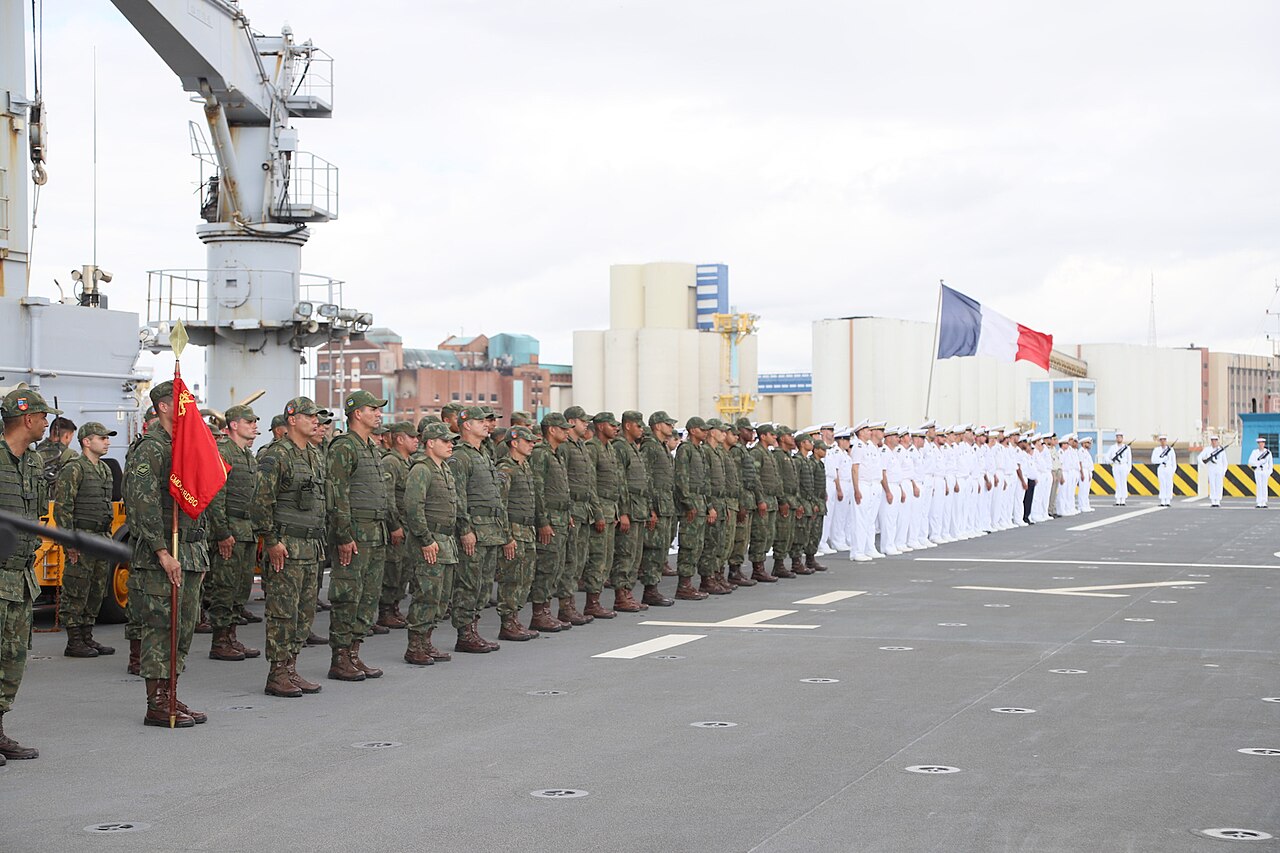 Abertura da Operação Fortaleza a bordo do Navio Porta Helicópteros Anfíbio Mistral, atracado no Porto do Mucuripe (52107091217).jpg